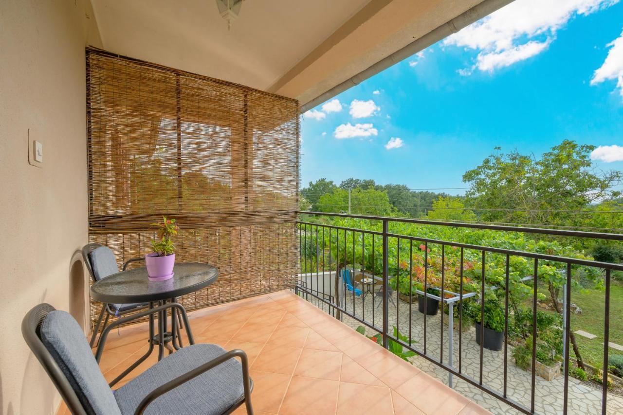 Holiday Apartment Ariella Krizanici Экстерьер фото