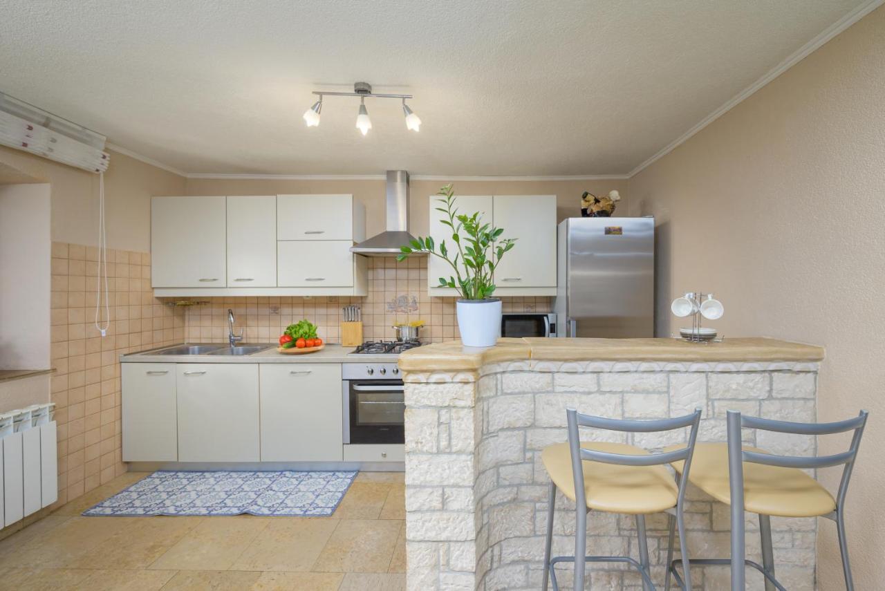 Holiday Apartment Ariella Krizanici Экстерьер фото
