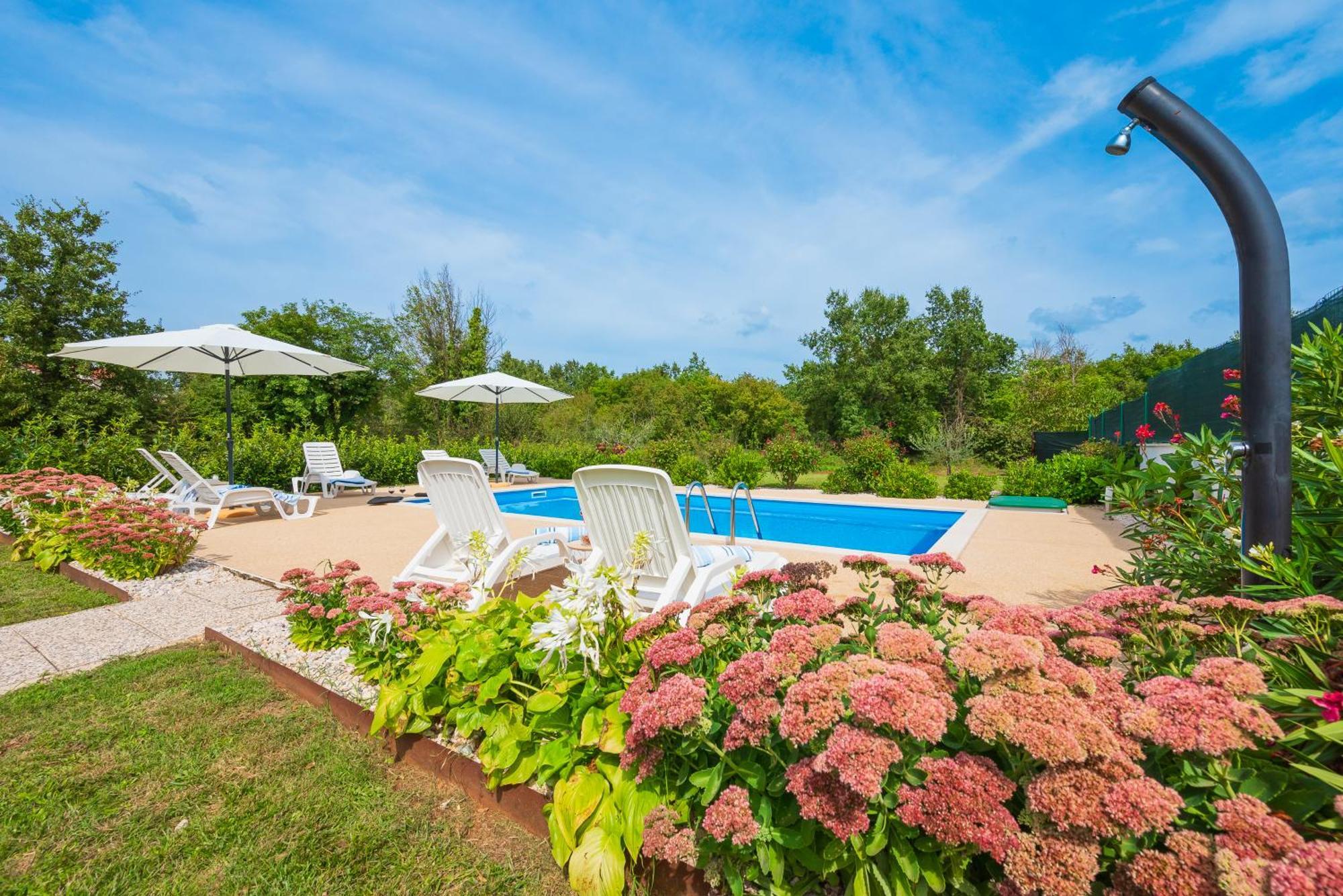 Holiday Apartment Ariella Krizanici Экстерьер фото